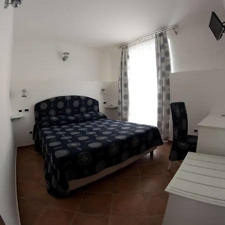 Yachting Club Mare Hotel Gioiosa Marea Buitenkant foto