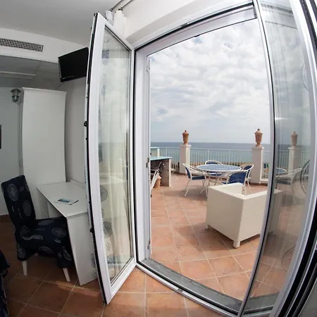 Yachting Club Mare Hotel Gioiosa Marea Buitenkant foto