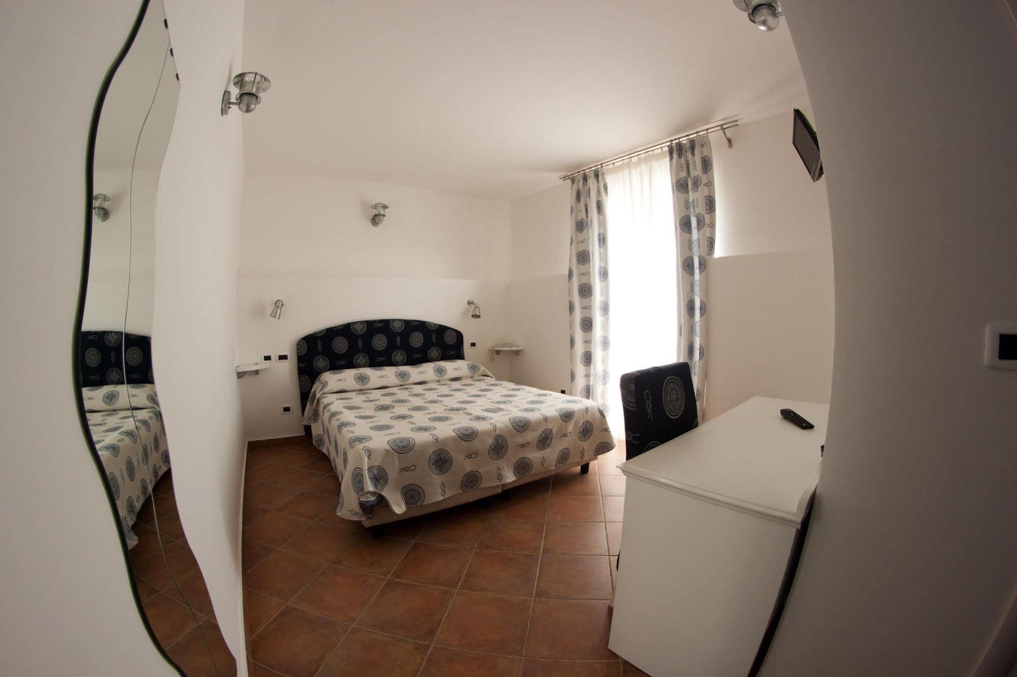 Yachting Club Mare 3*