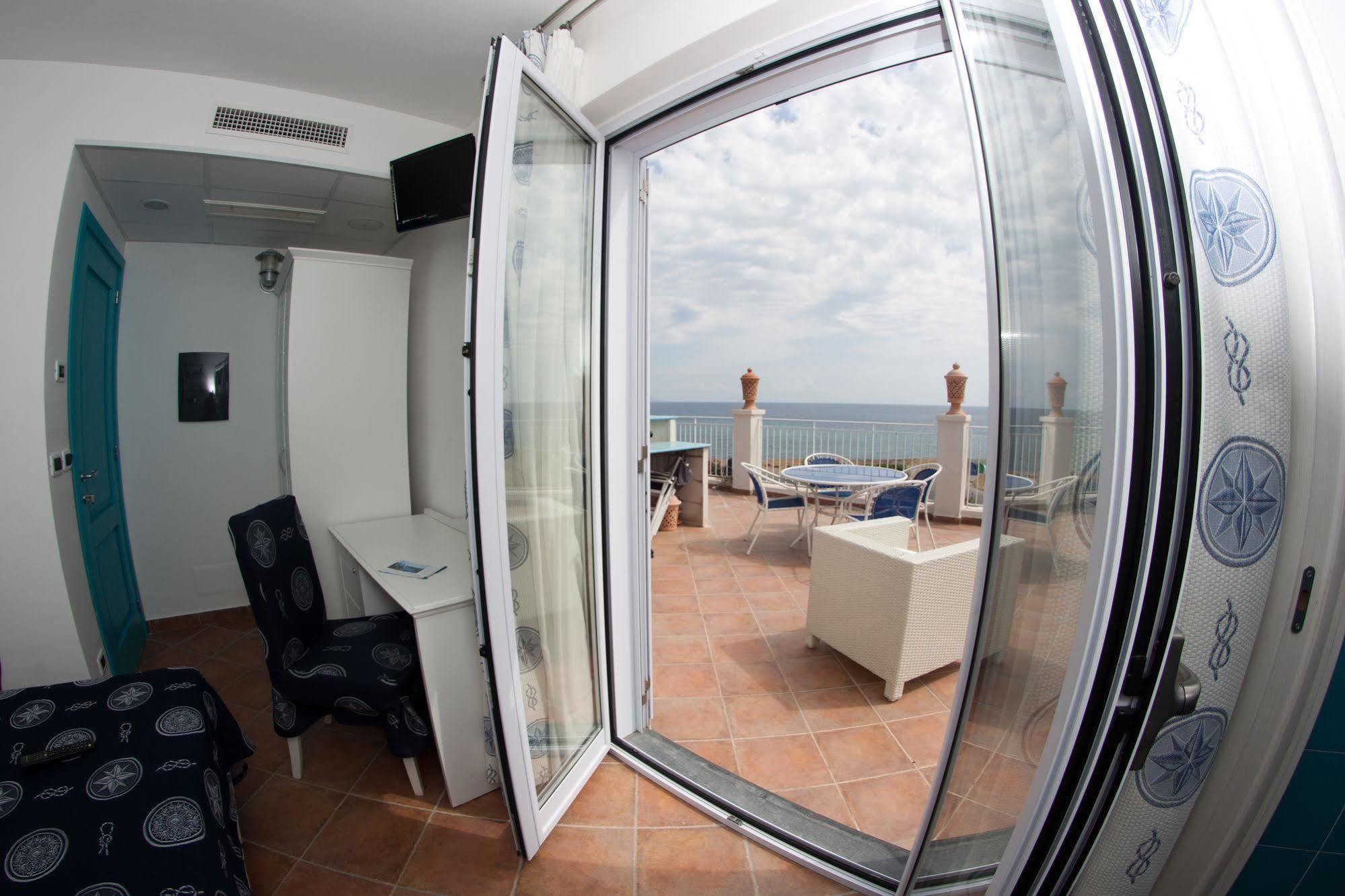 Yachting Club Mare Hotel