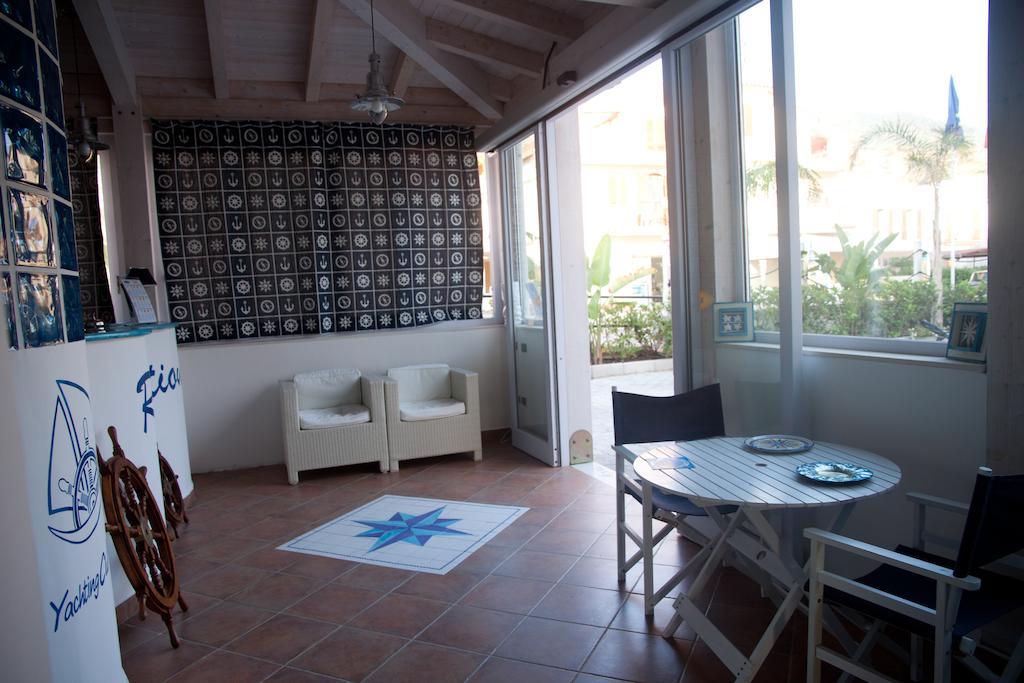 Yachting Club Mare Hotel Gioiosa Marea
